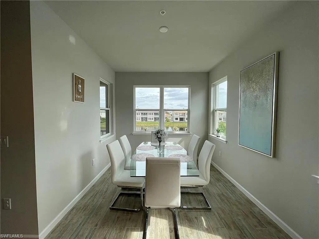 3 bed, 2.0 bath, 1721 sqft, $6,000 — Photo 3