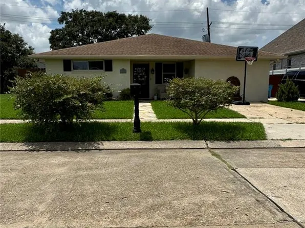 2520 Garden St, Meraux, LA 70075
