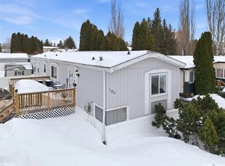 106 Lochrie Cres, Saskatoon, SK S7M5E4