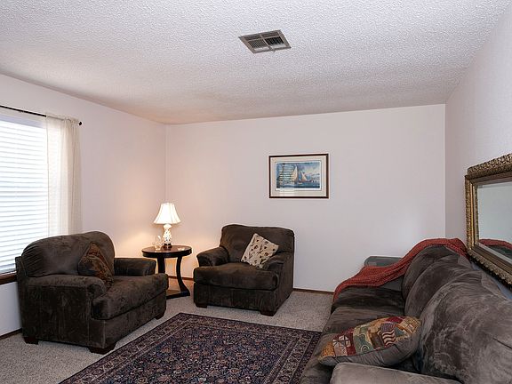 3rd image of 761 Frank Maes Ave