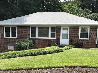922 Woodland Trl SE, Smyrna, GA 30080