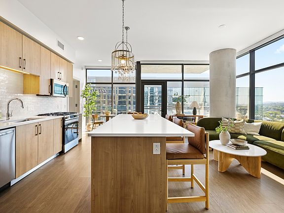 3rd image of 1212 Demonbreun St #1802