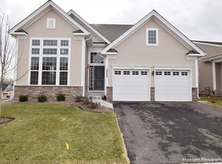 3869 Crooked Creek Dr, Elgin, IL 60124