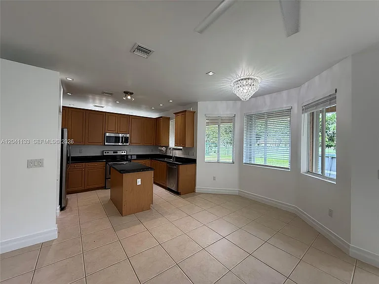 1926 SE 23rd Ct — Photo 4