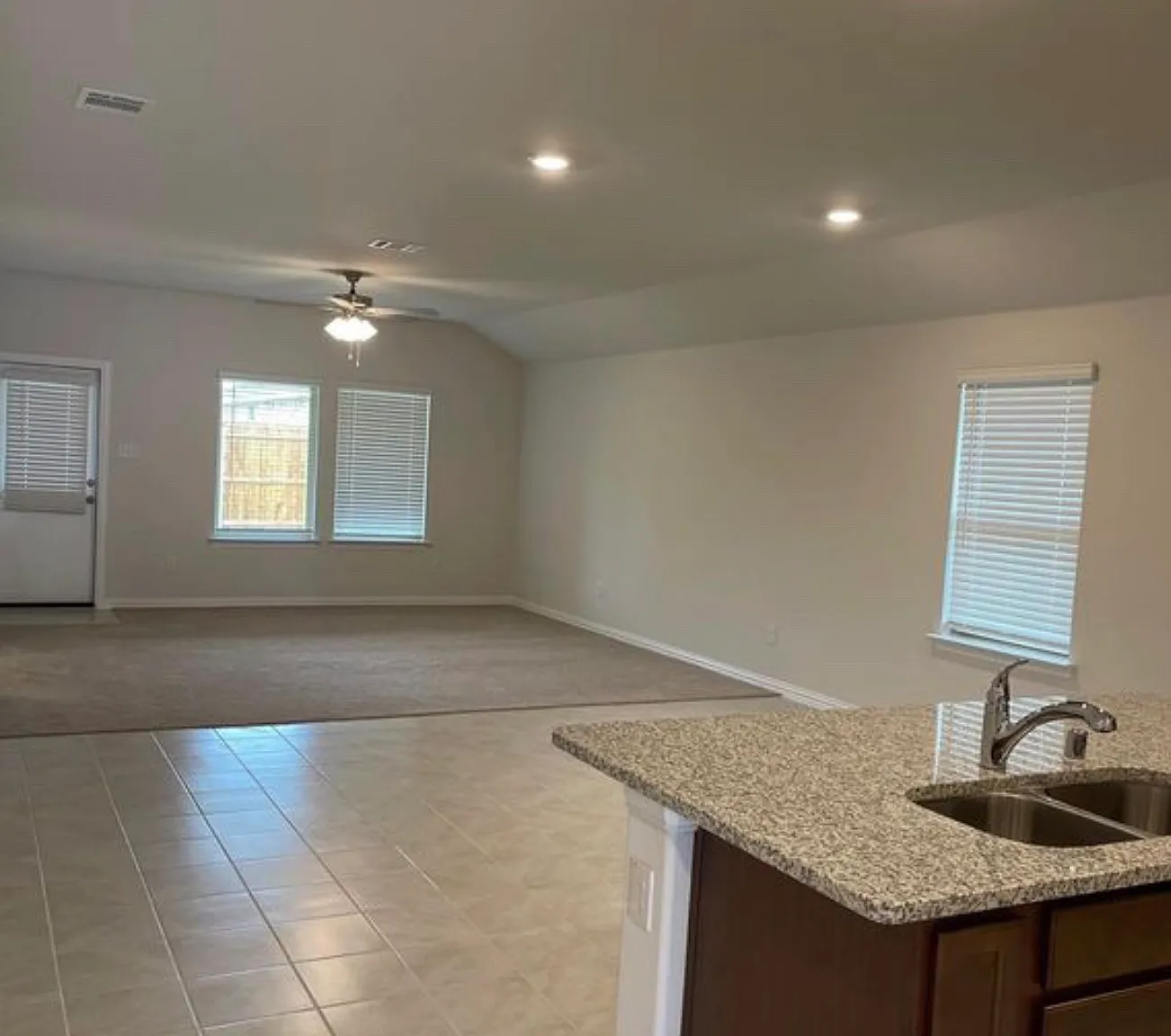 4 bed, 1854 sqft, $2,600 — Photo 4