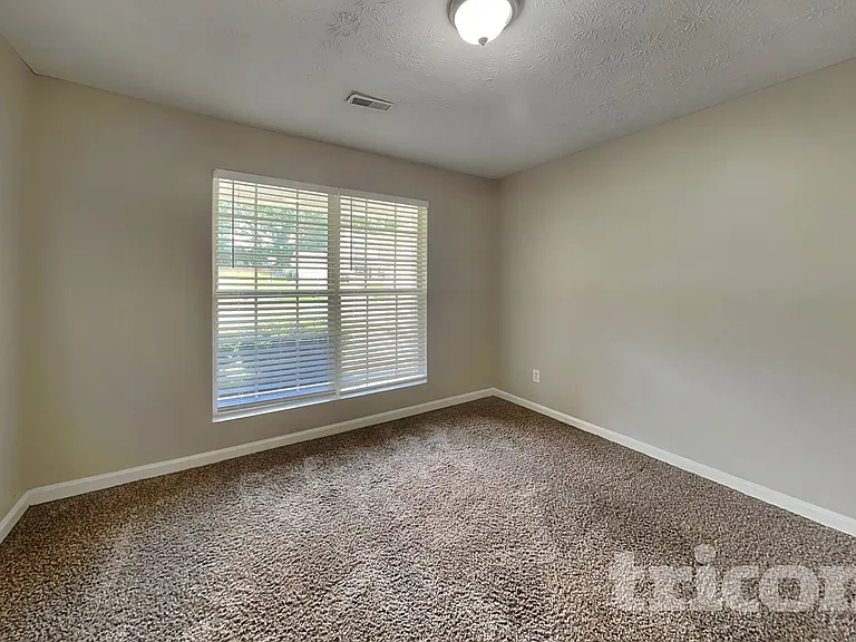 190 Fairclift Dr — Photo 13