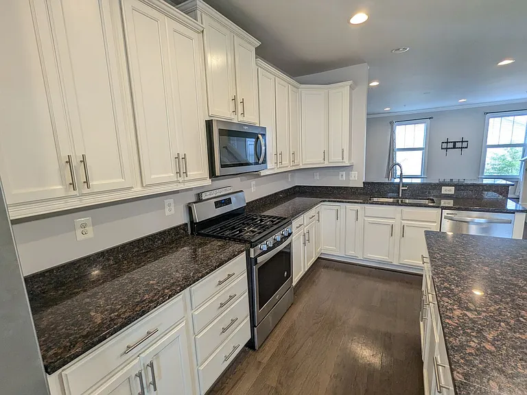 1129 Lawler Dr — Photo 23
