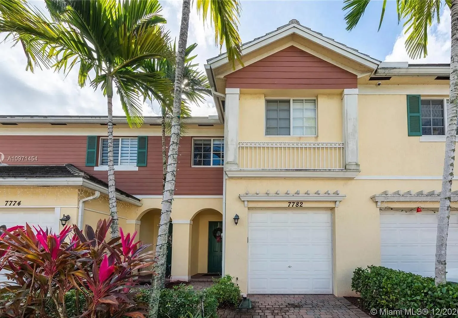 3 bed, 2.5 bath, 1700 sqft, $3,100 — Photo 1