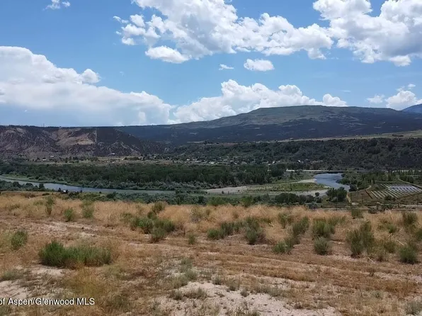 1806 Crockett Cir, Rifle, CO 81650