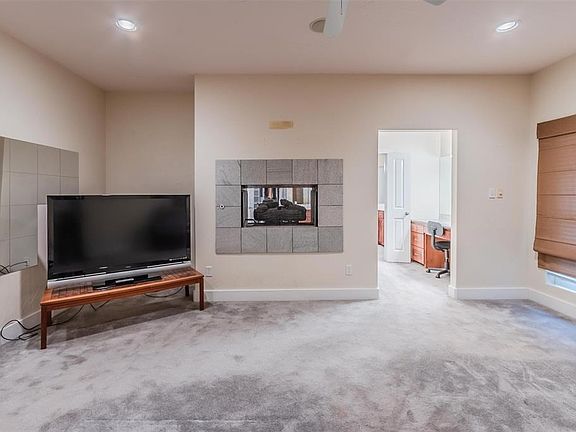3rd image of 111 Palomino Ct