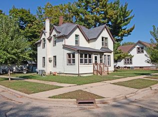 357 W Monroe St, Spring Green, WI 53588