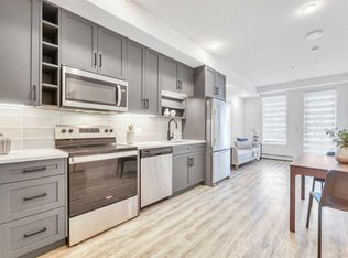 4138 S University Ave NW #518, Calgary, AB T3B 6L4