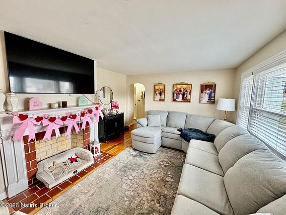 5th image of 500 N Doctor St