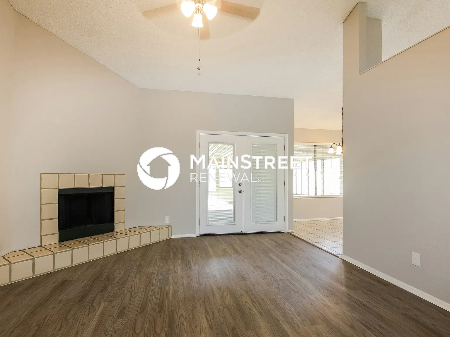5514 W Joan de Arc Ave — Photo 2
