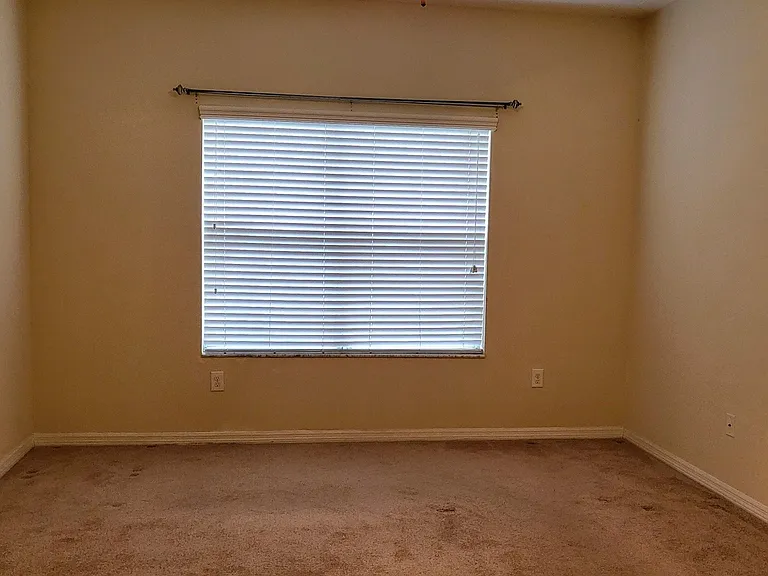 4057 Shade Tree Ln — Photo 11