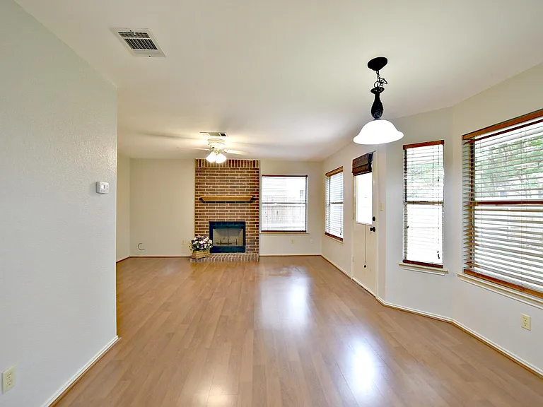 13329 Black Canyon Dr — Photo 7