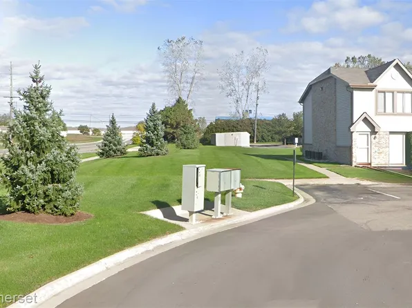 50516 Bay Run N, Chesterfield, MI 48047