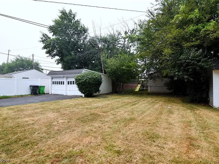 1408 Winston Rd — Photo 39