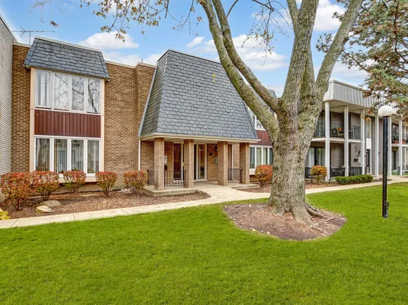 4119 W 98th St #A, Oak Lawn, IL 60453