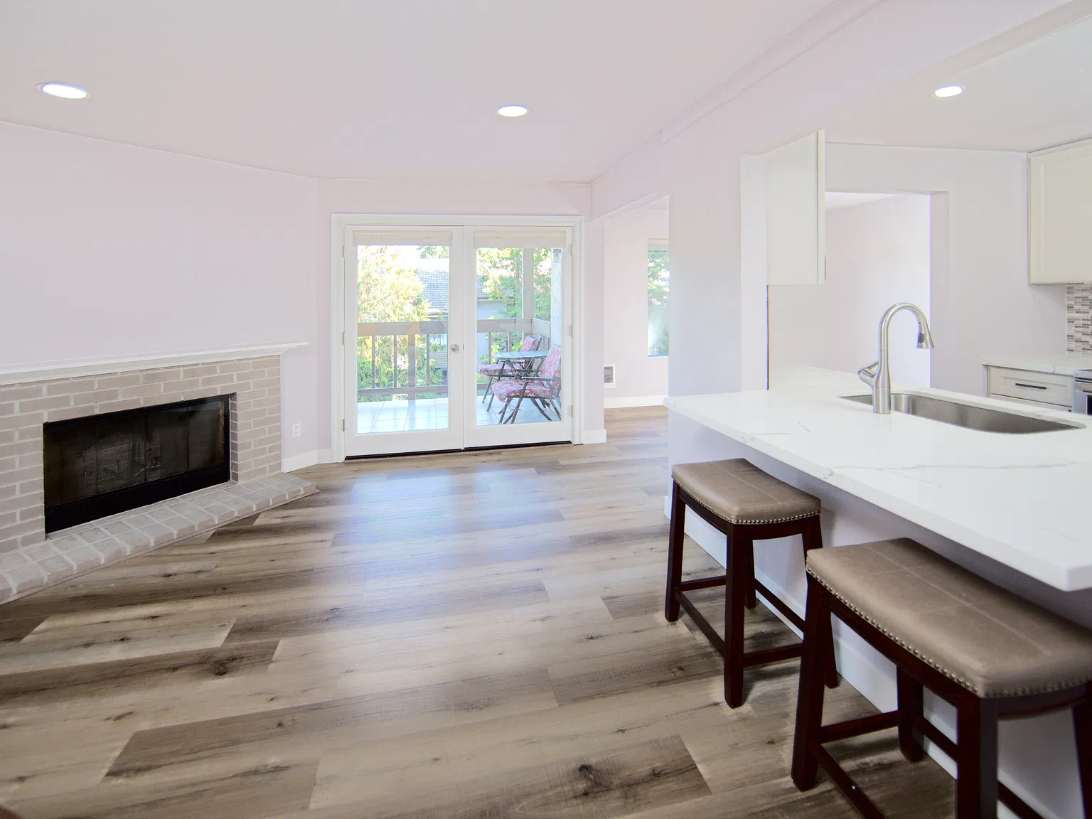 10415 NE 32nd Pl — Photo 3