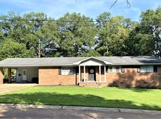 401 Old Pond Rd, Natchez, MS 39120