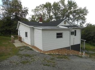 49 Beallsville Rd, Bentleyville, PA 15314