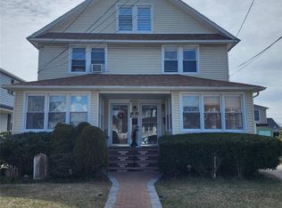 90 E Oxford St, Valley Stream, NY 11580