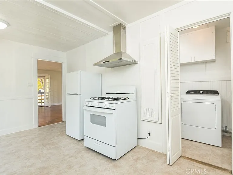 316 W Kenneth Rd — Photo 10