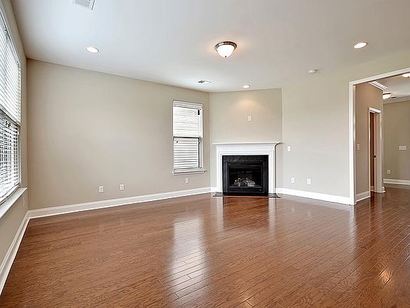 5th image of 225 Palmetto Walk Dr