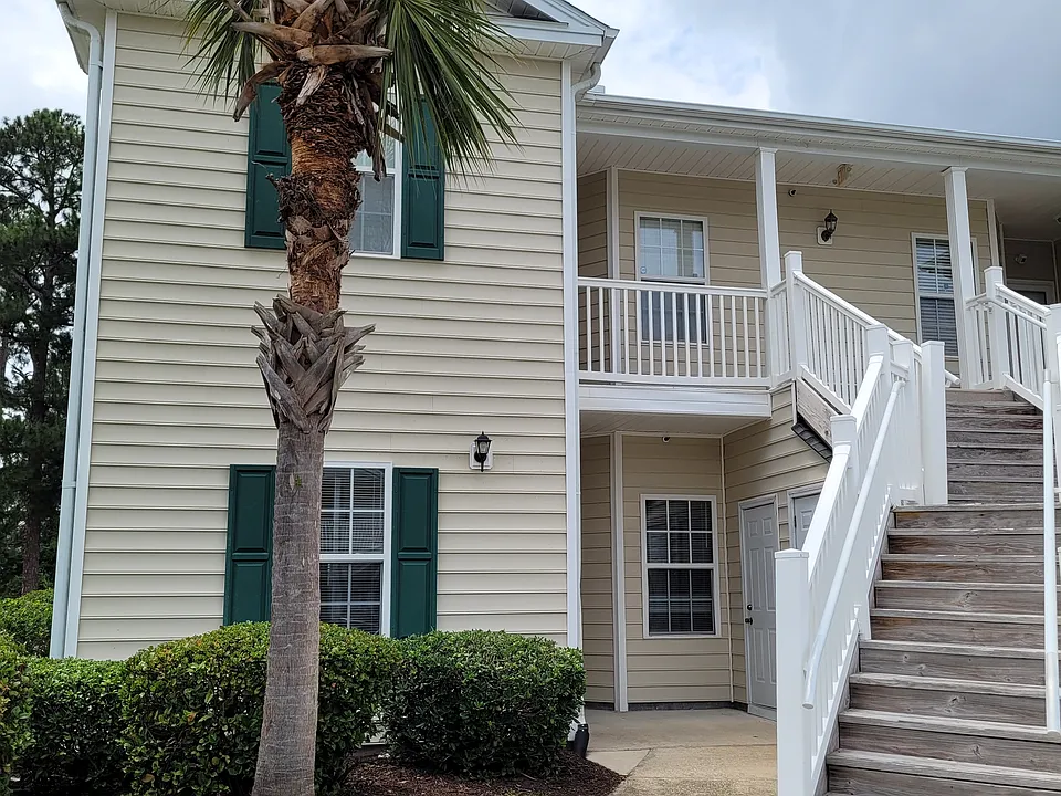 4933 Crab Pond Ct #101