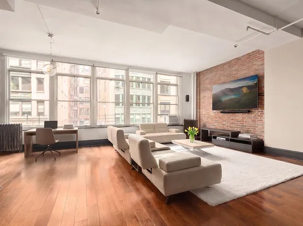 12 W 17th St APT 6, New York, NY 10011