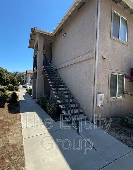2664 W Lark Ave — Photo 2