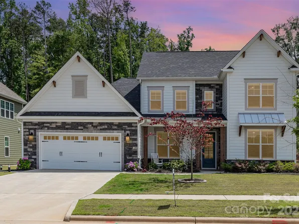 482 Lucky Dr NW, Concord, NC 28027