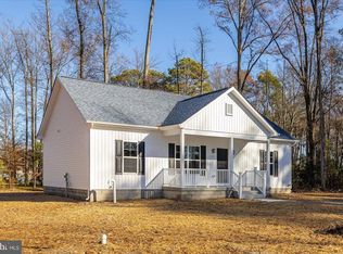 61 S Glebe Rd, Montross, VA 22520