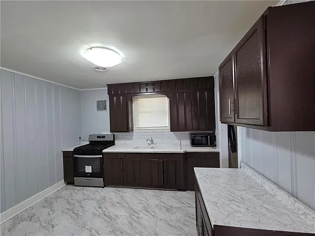 2 bed, 2.0 bath, 1175 sqft, $1,550 — Photo 2
