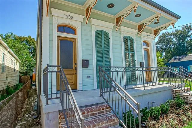 3 bed, 2.0 bath, 1000 sqft, $2,100 — Photo 2