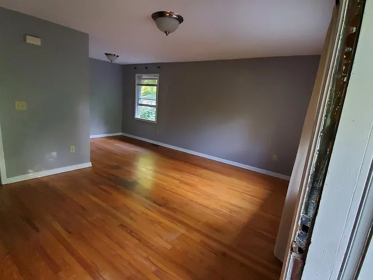 1135 Arlington Pkwy NE — Photo 9