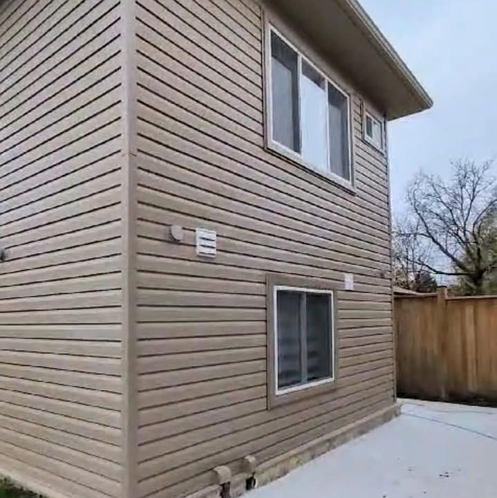 1st image of 193 Vodden St W