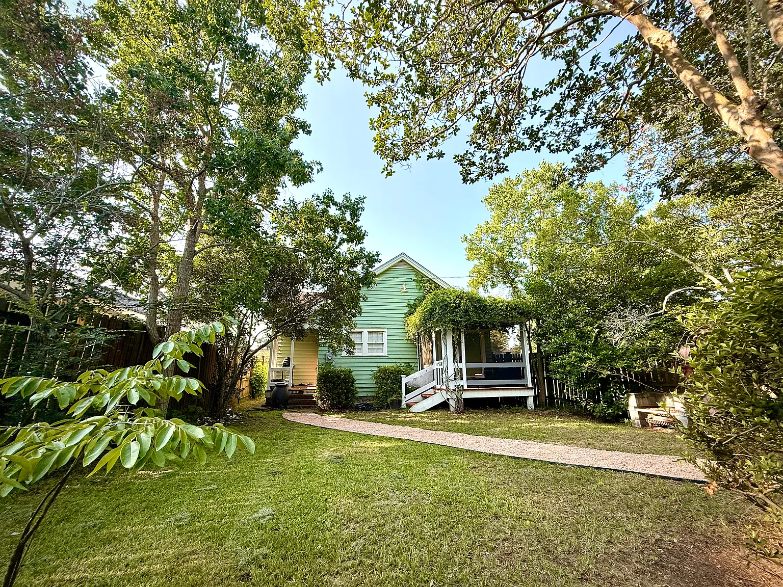 2 bed, 1.5 bath, 1177 sqft, $2,500 — Photo 2