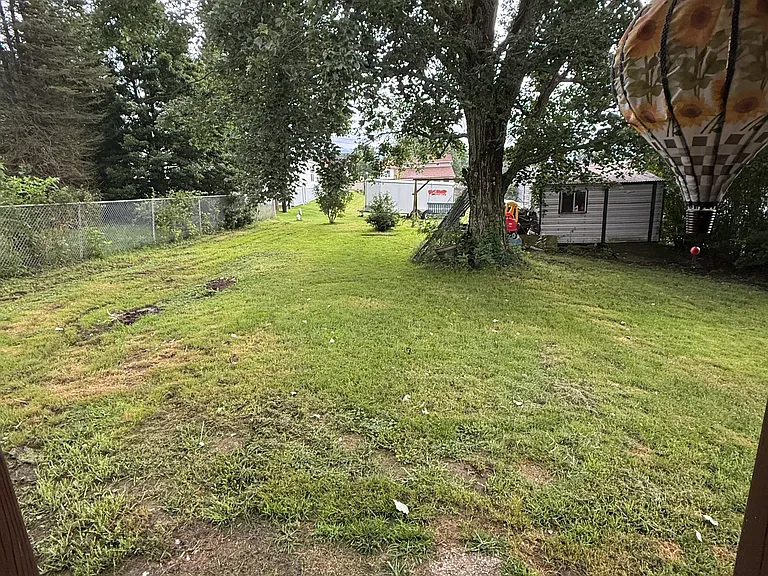 418 Keystone St — Photo 2