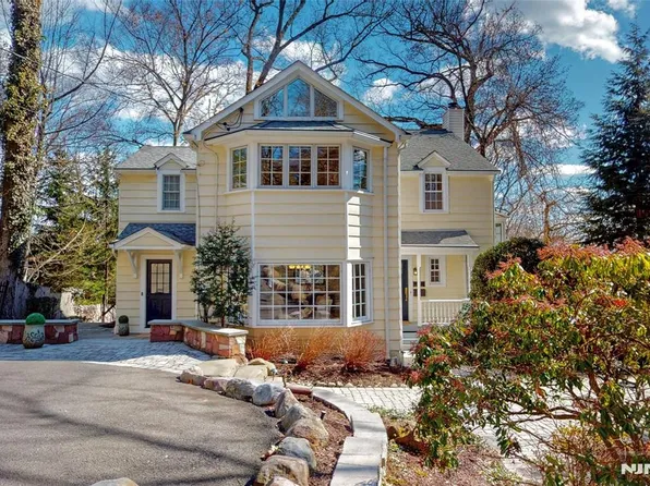 249 N Murray Ave, Ridgewood, NJ 07450