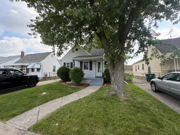 27843 Park Ct, Madison Heights, MI 48071