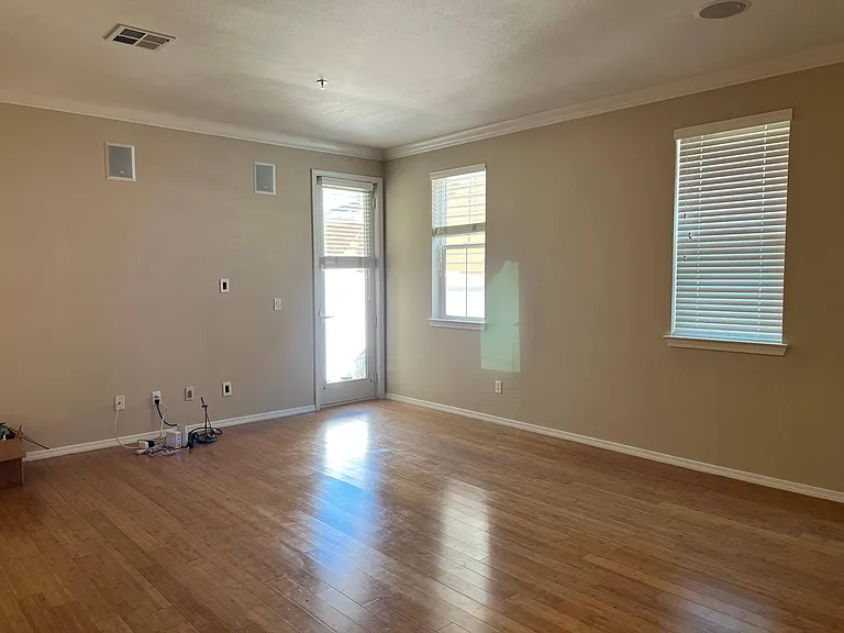 3591 Sacramento Dr — Photo 5