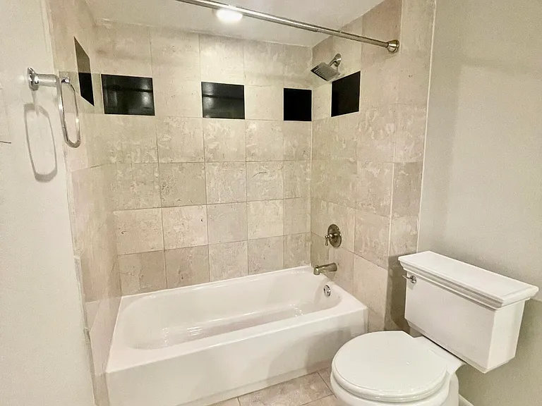 12212 N Paradise Village Pkwy S #104 — Photo 6