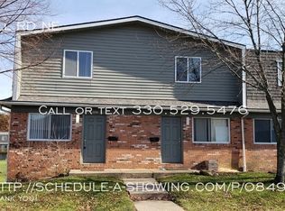 121 Holl Rd NE, North Canton, OH 44720