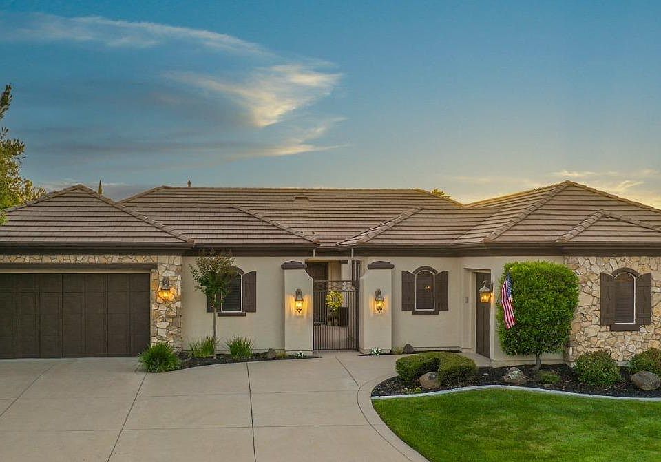 1st image of 2061 Ladera Dr