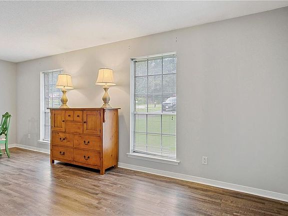 4th image of 9341 Scenic Hills Dr