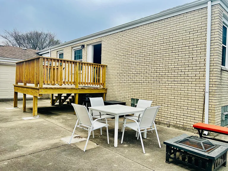 273 W Kimbell Ave — Photo 3