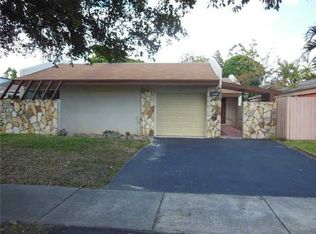 11541 SW 83rd Ter, Miami, FL 33173