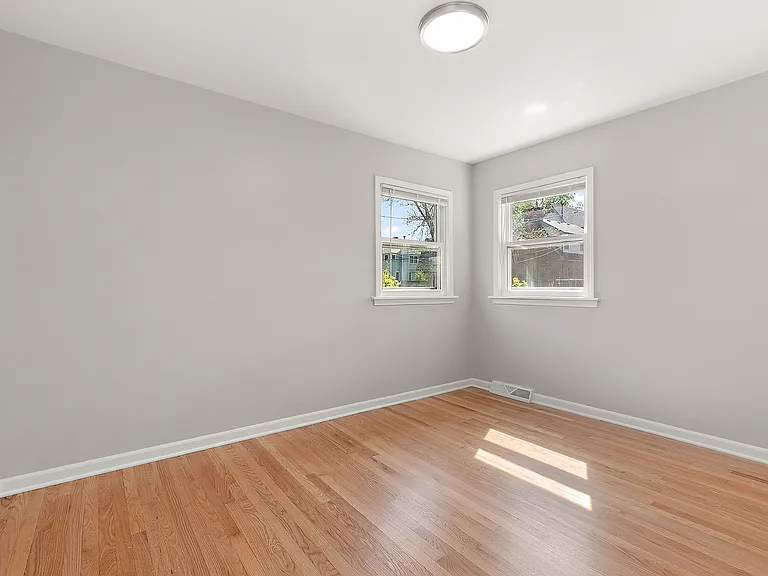 11920 S 74th Ave — Photo 23